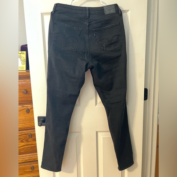 Levi’s Jeans - Picture 2 of 3